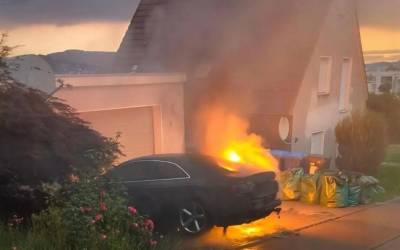 Almanya'da Türk Gurbetçinin Otomobili Kundaklandı: Polis Alarmda!